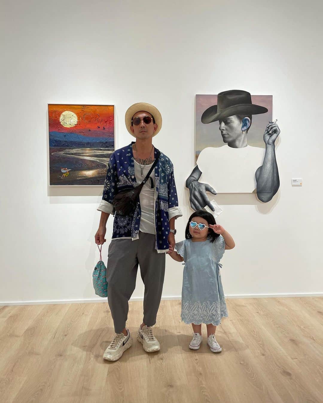サム・リーのインスタグラム：「Lucy in the house @woawgallery」
