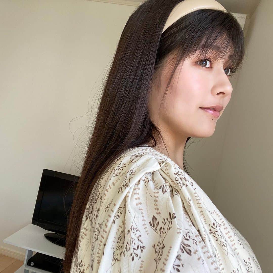 ちとせよしのさんのインスタグラム写真 - (ちとせよしのInstagram)「自撮りやで♥(⌒▽⌒) 今日はYouTubeを撮りました！また6月から投稿頻度あげれるように頑張る！💪🏻✨  #selfie #makeup #ナチュラルメイク #まつ育 #ワンピース」6月3日 18時28分 - chitose_yoshino
