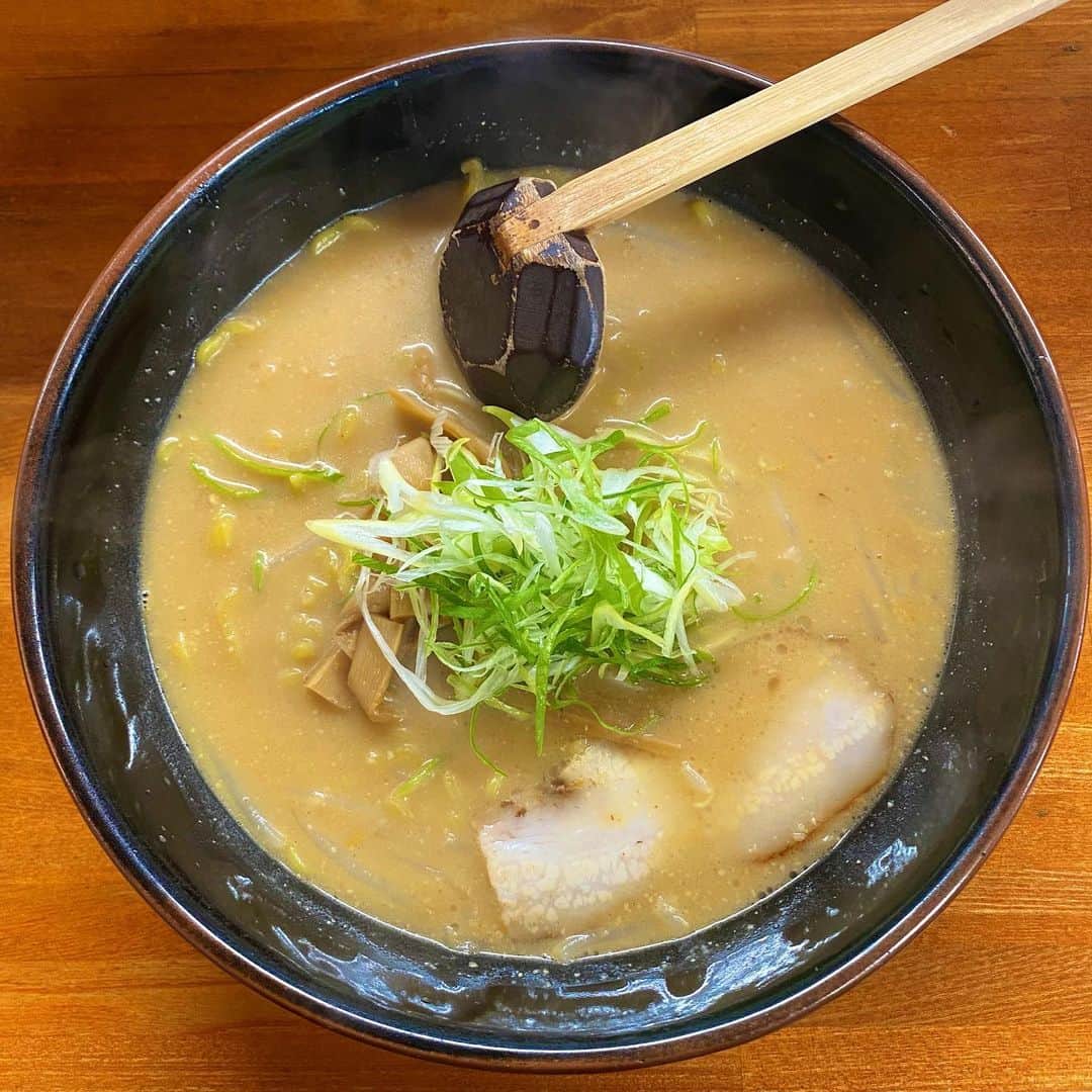 鎌田ハニーのインスタグラム：「ラーメン信玄🍜 とても美味しかったのでシェアします😋 チャーハンもオススメです💕 天沼さんご馳走様でした🙏 #ラーメン大好き #北海道グルメ #食べスタグラム」
