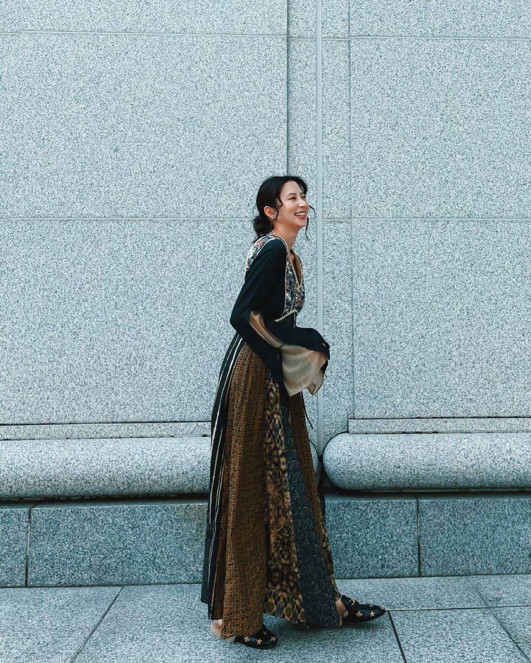 河北麻友子さんのインスタグラム写真 - (河北麻友子Instagram)「Love this dress… FASHION DRESS: FUMIE TANAKA SLIPPERS: Gucci  #FASHION #OOTD #麻友コーデ」6月3日 21時04分 - mayukokawakitaofficial