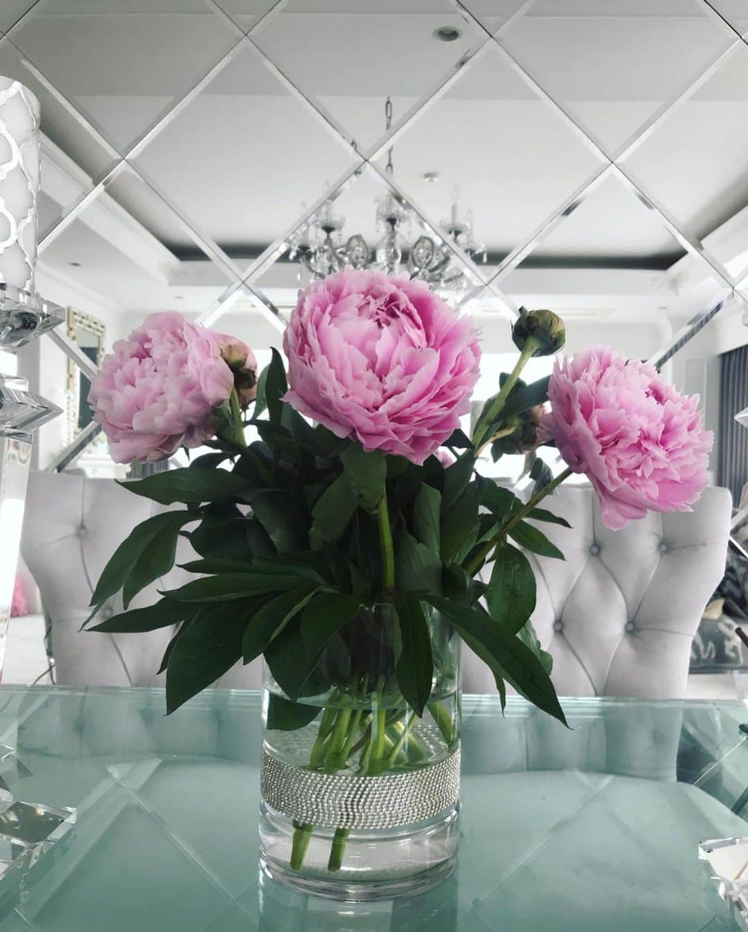 平子理沙さんのインスタグラム写真 - (平子理沙Instagram)「蕾で買ったシャクヤクが綺麗に咲いてくれました🌸 嬉しい〜💖 #シャクヤク#lifestyle #beauty #fashion#peony #flowers #risahirako #平子理沙」6月3日 21時31分 - risa_hirako