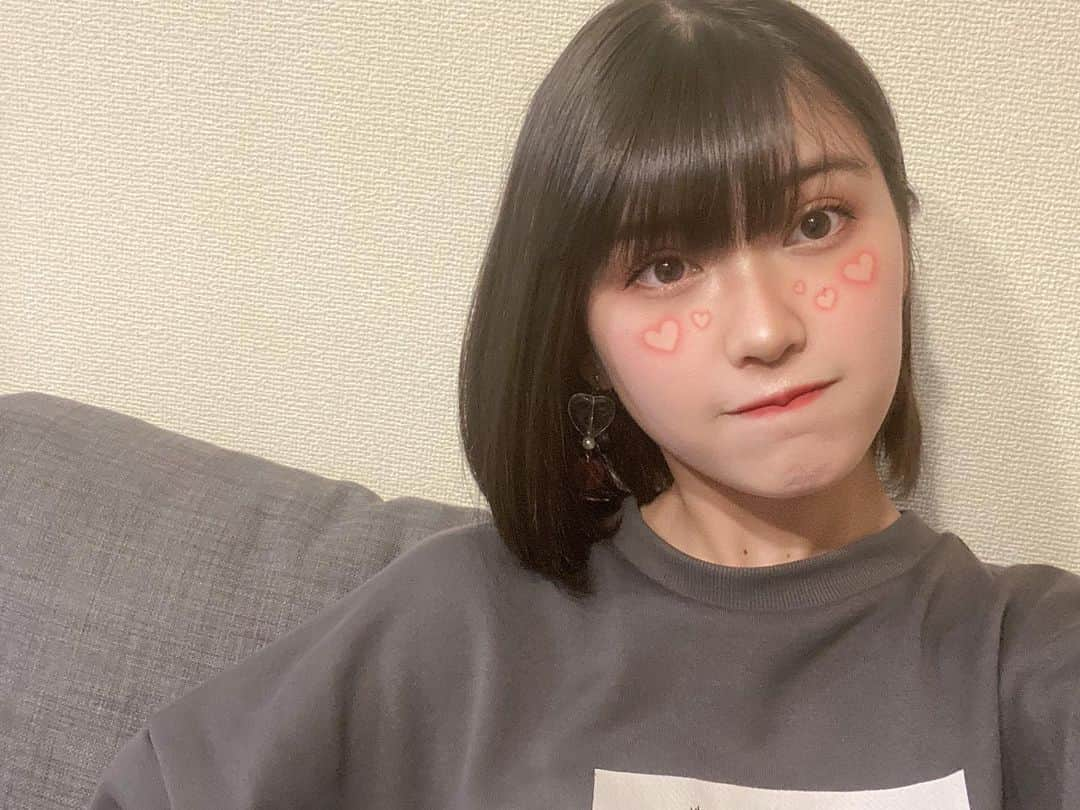 田中南さんのインスタグラム写真 - (田中南Instagram)「前髪伸びてきたな〰️   そろそろきります✂️    #ニコモ  #ボブ  #自撮り  #スタンプ  #ハート  #女子中学生  #jc3  #田中南」6月3日 21時47分 - minam_tanaka