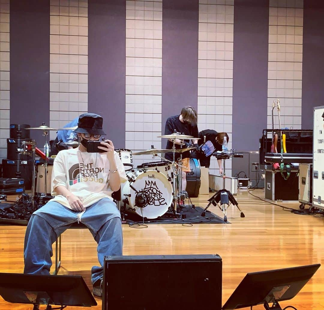 Hiroさんのインスタグラム写真 - (HiroInstagram)「rehearsal。  #myfirststory #明日はLIVE #久々な気がするー #がんばるぞー #お知らせもあります #お楽しみに #こいよ」6月3日 22時34分 - hiro_mfs_official