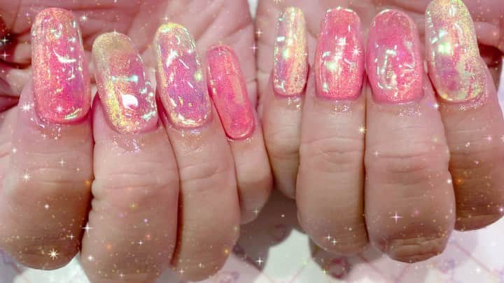 mamijinguのインスタグラム：「@icegelnail  @icegel_japan  ネオンファタジーの1240と1242を使ってうるうる💎  #jillandlovers #nail #nailart #paragel #gelneil#gel #ネイル #ネイルアート #me #look #love #かわいい」