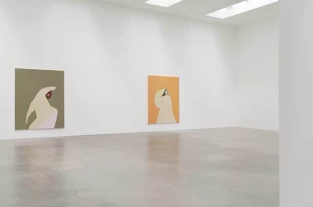 テイ・トウワのインスタグラム：「LA観に行きたかったなあ#REPOST @blumandpoe with @get__repost__app  On view until June 26 at Blum & Poe Los Angeles — “FRESH” is an exhibition of new paintings by Tokyo-based artist Tomoo Gokita.      Whether working in greyscale or in color, Gokita’s paintings have long been characterized by their psychologically charged subject matter: uncanny portraits, disquieting still lifes, and dream-like abstractions. The cast of cultural archetypes seen in his works of the past decade—from wrestlers and starlets to dancers and bureaucrats—were initially drawn from photographs the artist found in vintage magazines and newspapers. Once immersed in the process of applying paint to canvas, he would spontaneously distort these images.       In his recent paintings, however, Gokita no longer refers to printed matter: the figures and forms emerge directly from his imagination. More ethereal and amorphous than before, Gokita’s supernatural figures are at once angelic and demonic, reminiscent of androids, aliens, and other undefinable chimeras.       Click the 🔗 in bio to watch the full virtual walk-through of the exhibition or to make a reservation to see the show in person.       Video: Dan Finlayson.    #TomooGokita #repostios #repostw10」