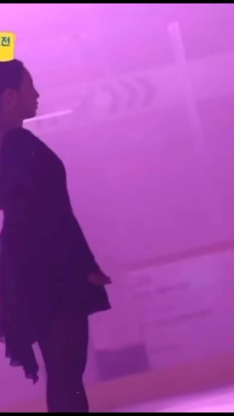 のインスタグラム：「연습벌레가 되더니 피겨 초보 탈출을 할 수 있었다.  피겨요정들아 너희들 땜에 이 공연이 더 빛났다😍  안무 담당 지현쌤 유난이형 그리고 의상 담당 안규미쌤 나의 오른팔 연주니 그리고 헤어메컵 정현,예진실장님🤍 그리고 마지막으로 업글인간 스텝분들 정말 수고 많으셨습니다 감사합니다⛸ #마지막엔딩사람냄새 #하지만뿌듯하다 #해진소연다빈규은만만세」