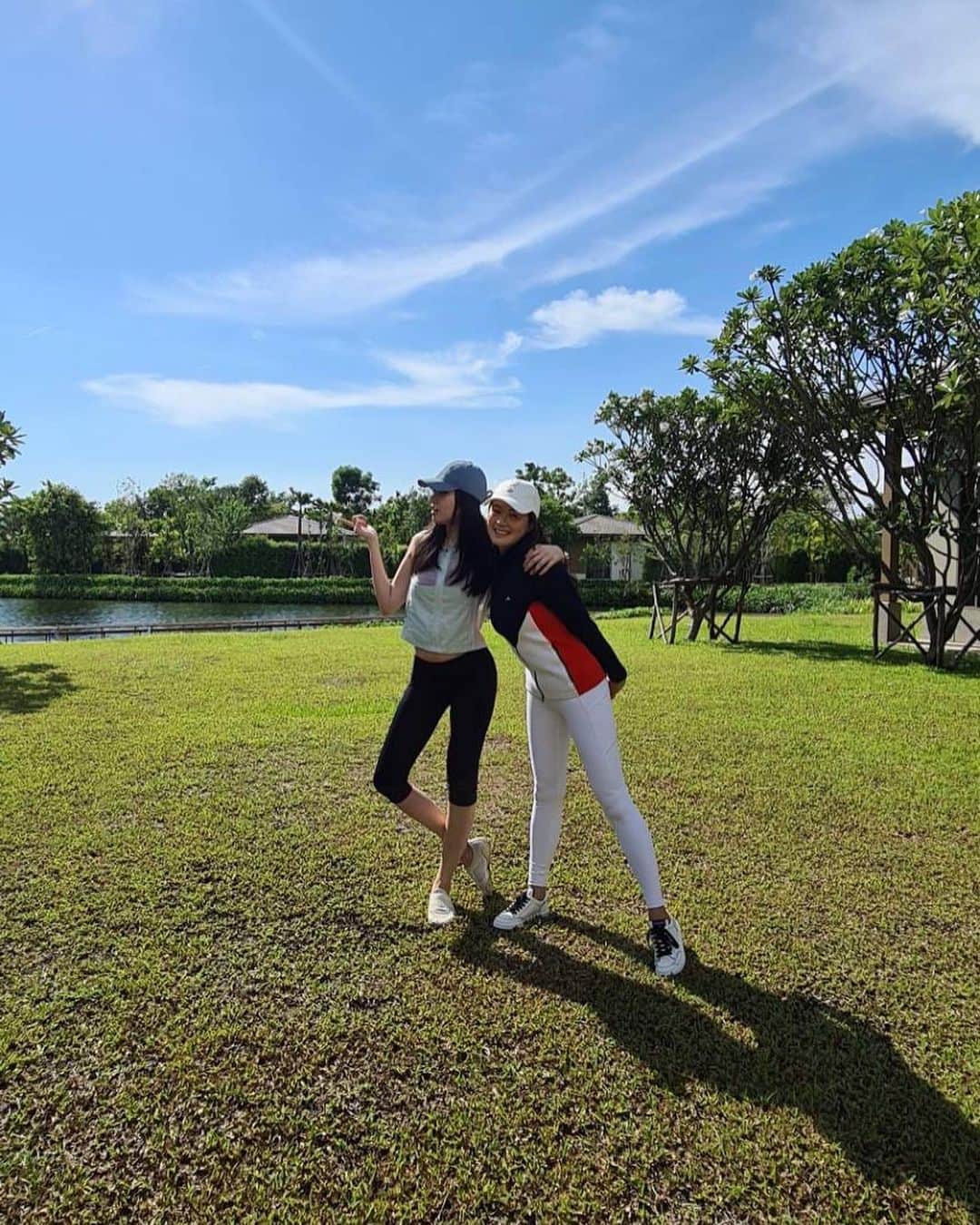 ポーイ・タリーチャダー ペッチャラットのインスタグラム：「Well retreated by @rakxawellness congrats to sis @wsinee.s for your success.   Tel: +66 2055 3100 Website: www.rakxawellness.com Line Official : @rakxawellness    #experiencerakxa #onenightatrakxa #onenightwellnessscreening #rakxa #rakxawellness #rakxawellnessandmedicalretreat」