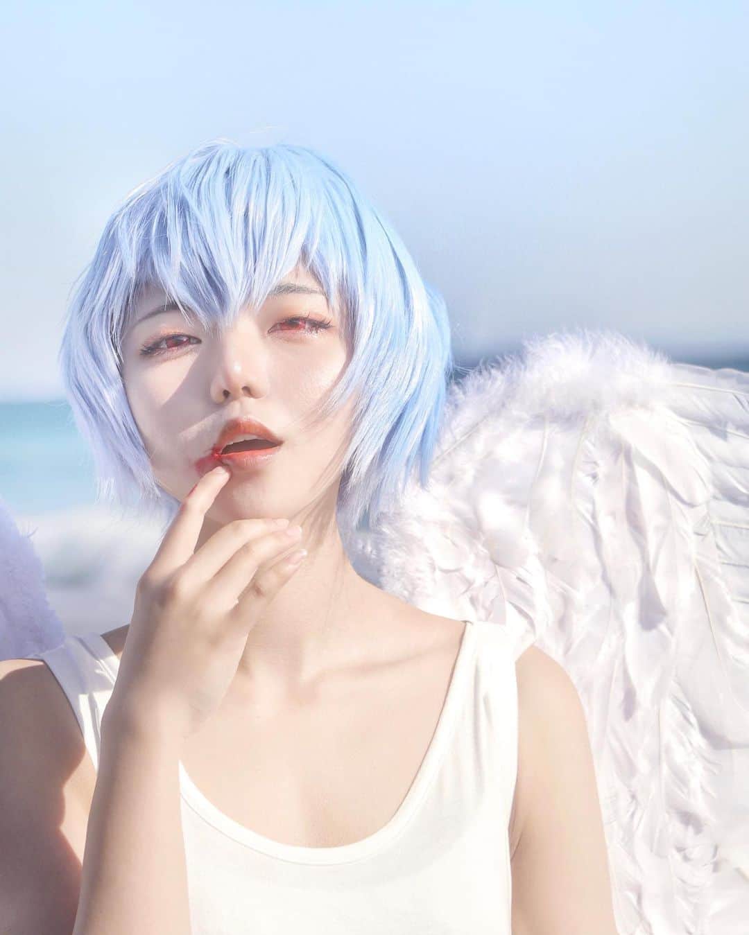のインスタグラム：「たまにはインスタ先行で載せるのもいいかな コスプレしてて自分的には綾波の方が1回しかやってない割に結構安定感あるなあって思っている🥺アスカはほんとに難しい❕❕綾波も私の正反対キャラで難しかったけどアスカはとくに考えすぎちゃうからか難易度高いんじゃ( ᵕ̩̩ㅅᵕ̩̩ ).ᐟ.ᐟ · · photo: @ametokujira  · #cosplay #cosplaygirl #cosplaysexy #cosplayer #evangelion  #asukalangley #コスプレ #コスプレイヤー #角色扮演 #エヴァ #エヴァンゲリオン  #ayanamirei #綾波レイ  #新世紀エヴァンゲリオン」