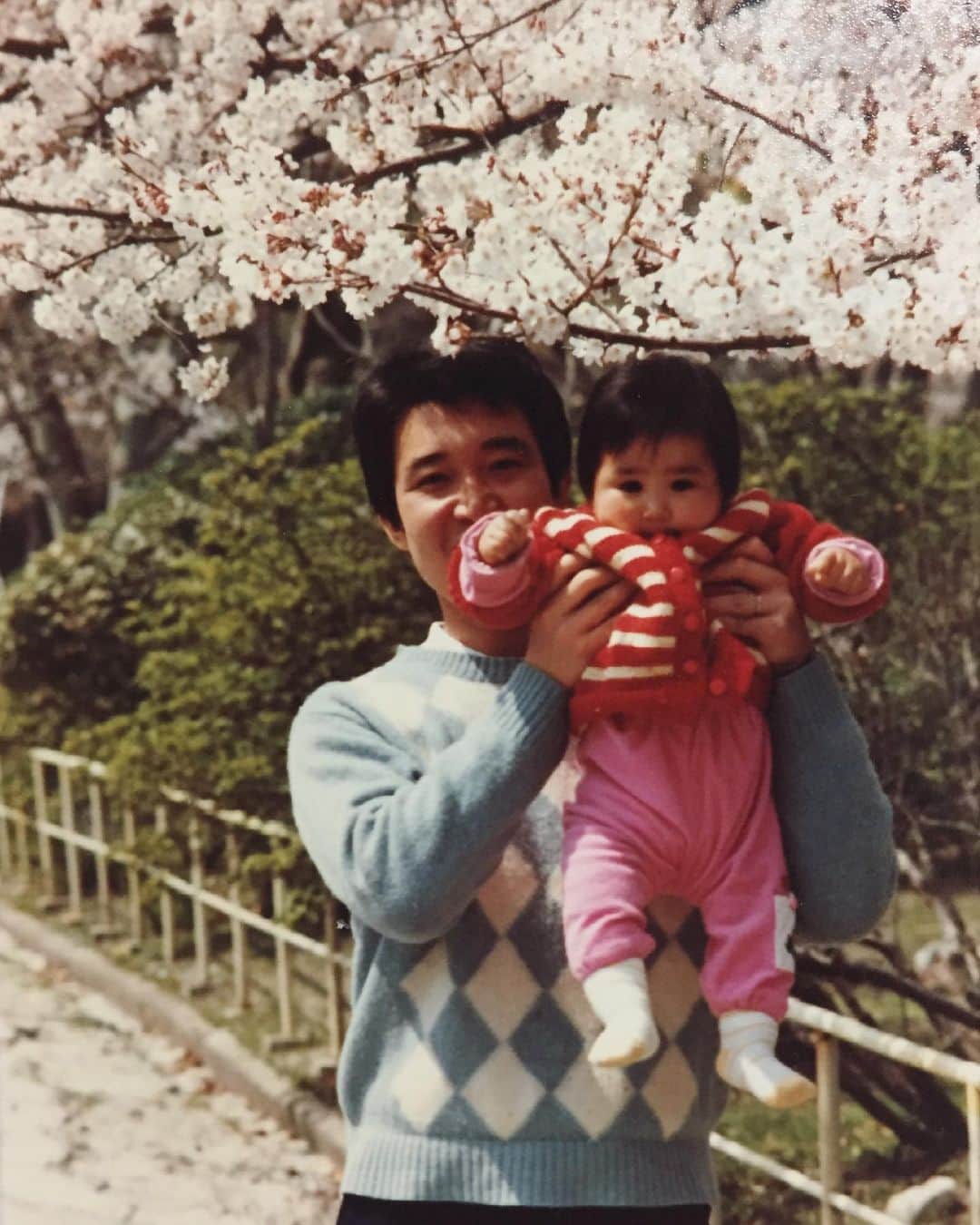 川田裕美さんのインスタグラム写真 - (川田裕美Instagram)「今の息子とほぼ同じ👶👶  #鶴舞公園」6月4日 23時34分 - hiromikawata163
