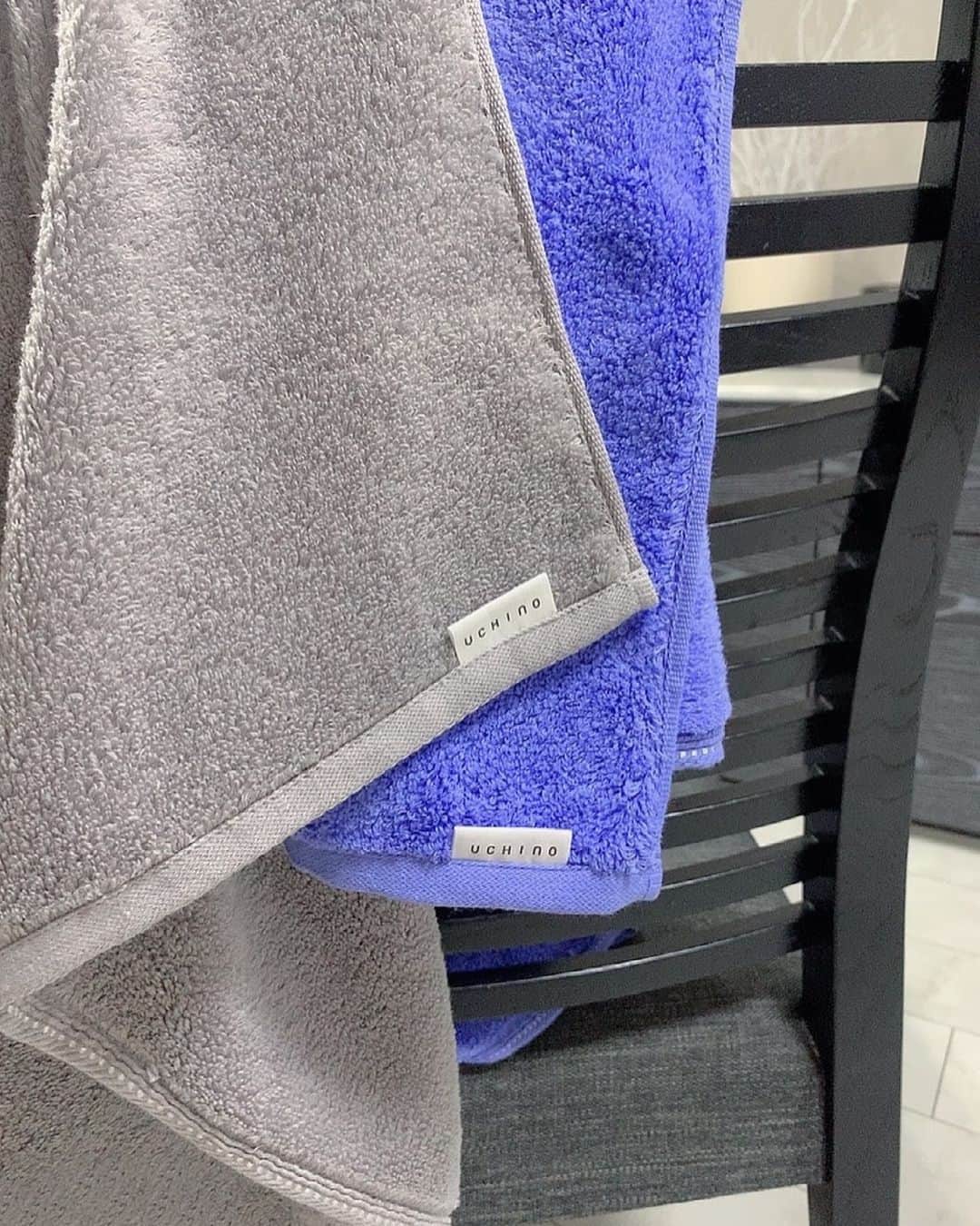 山田千尋さんのインスタグラム写真 - (山田千尋Instagram)「. @uchino_official のバスタオル。。 ふわっふわすぎてなんかもう、、毛布みたい。。 今までこんなに質のいいタオルを使ったことなかったので本当に感動。 全部これに統一したくなりました。🥺 スリッパも履き心地最高です。  #UCHINO #しあわせタオル #諭吉タオル #バスタオル」6月4日 16時46分 - chihiro_511