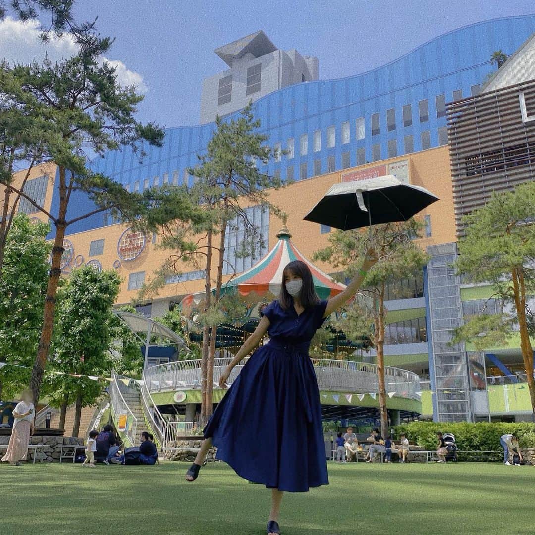 加藤玲奈のインスタグラム：「この度KANGOL REWARDさんとのコラボ商品を 発売することになりましたー🦘💕  カラーバリエーションも沢山あるので 男女問わず着れると思います☺️ 完全受注生産です👚 7月受注開始予定なのでぜひチェックしてください✨ #kangol #かんごーる  @kangol__reward」