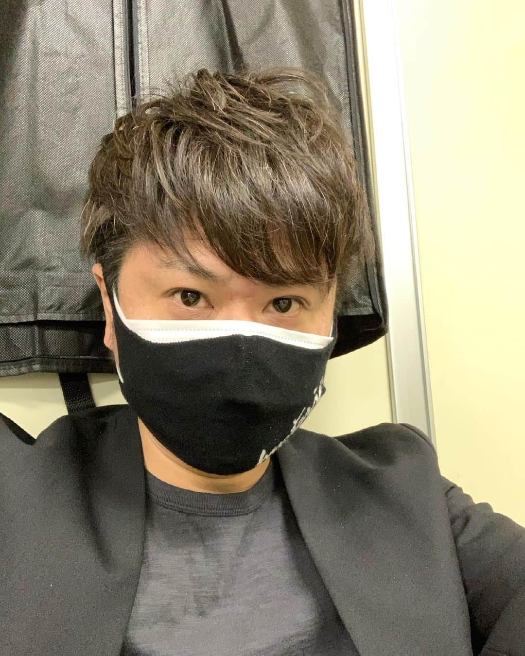 川谷修士さんのインスタグラム写真 - (川谷修士Instagram)「#ルミネ #お出番 #ありがとうございます #漫才 #2丁拳銃 #川谷修士 楽屋でボッチ」6月4日 17時22分 - 2chokenju_shuji