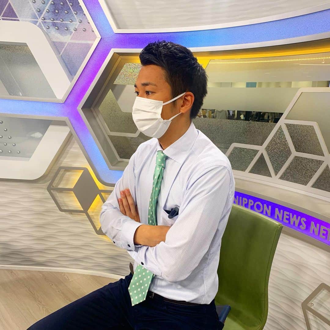 読売テレビアナウンス部のインスタグラム：「1→2→😳 今日の岩原アナ 現在ten.出演中✨  アナウンス部のみなさんへ業務連絡 ３枚目で目が合うこのパターンの写真撮らせてください 澤口より」