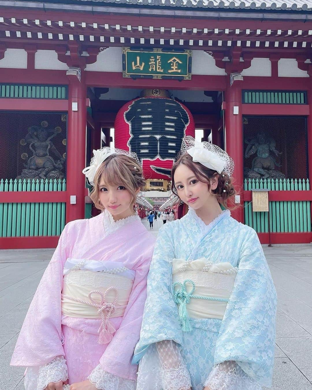 SHIHOさんのインスタグラム写真 - (SHIHOInstagram)「. . 👘♡👘♡👘♡👘♡👘♡ . . 久しぶりの浅草💗💗 とーっても可愛いキキララtwins着物😍 . (( @asakusa_omotenashi )) さんでレンタルしたよ🥺🤝♡ . . . こんな可愛いお着物👘きて 人力車にも乗ってきたよ😍 . @tokyorickshaw さんありがとうございました♡ . . . 今、浅草を盛り上げるキャンペーン 浅草ハッピーセットっていうのがあったから それを利用したよん💭💗 . めちゃお得だった(*´───`*)💛 . . .」6月4日 18時15分 - cham_pipi