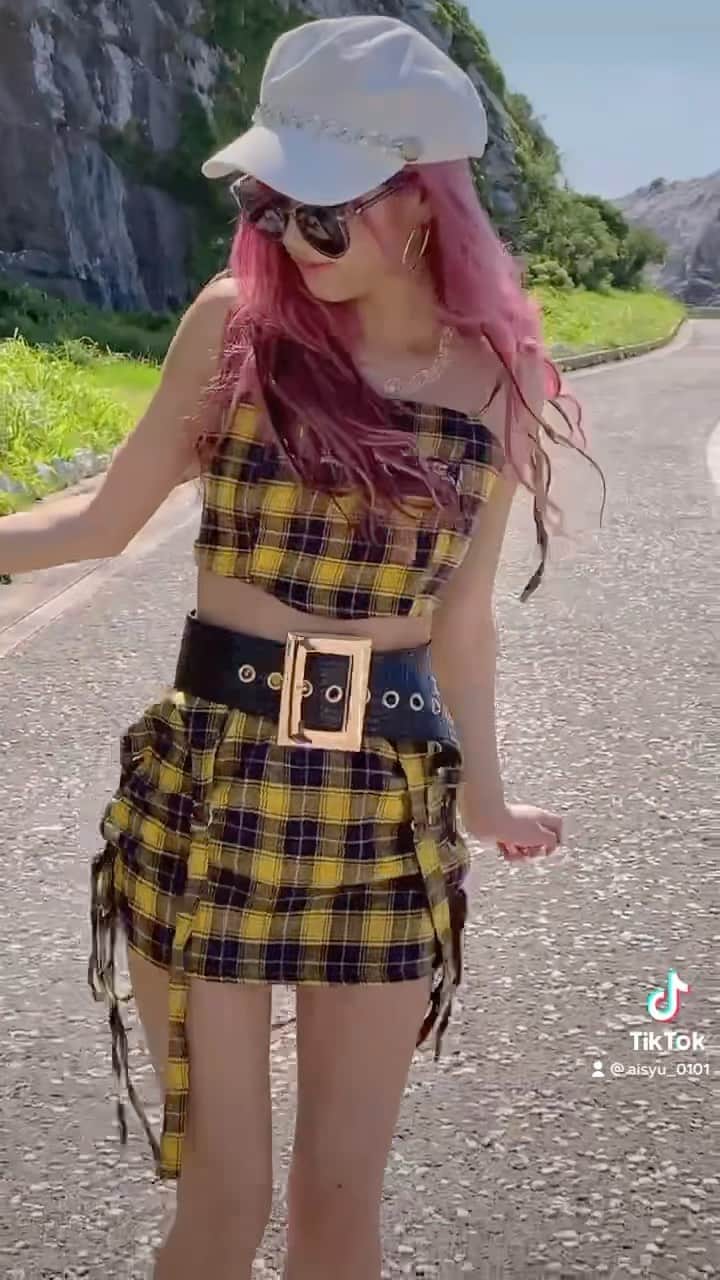 あいめろ姫のインスタグラム：「いぇいいぇいッ💛🎶」