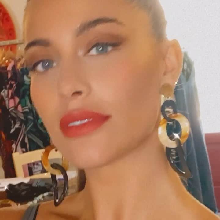 デシレ・コルデロ・フェレールのインスタグラム：「Siamo pronti per l’estate ☀️」