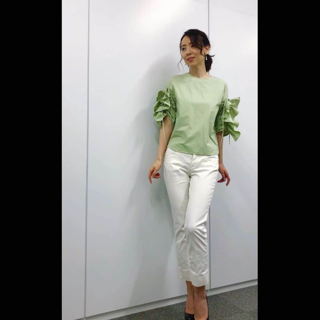 丸田佳奈のインスタグラム：「出演時に着ていた衣装。 リモートだと首から上しか映らないので、デザインが全然わからないですね（笑）  #ゴゴスマ #gogo!smile! #gogosmile #CBC #衣装 #ミントグリーン #今年の春夏色はミントグリーン」