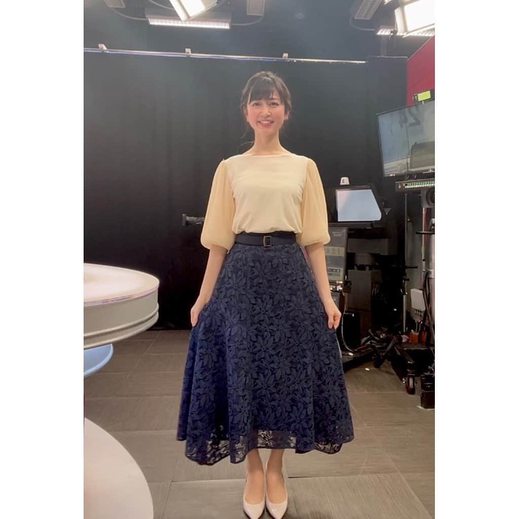 寺田ちひろさんのインスタグラム写真 - (寺田ちひろInstagram)「💕衣装💕﻿ ﻿ 先週の『日テレNEWS24』で着た衣装です☺️﻿ ﻿ 全てTOCCAさん(@tocca_japan)﻿ ﻿ にお借りしました✨﻿ どの衣装がお好みですか？😌💕💕﻿ ﻿ ﻿ 最近、衣装を撮るときにある工夫をしています！！﻿ 1枚目と2枚目の写真を見て気付いた方いますかね？😳﻿ ﻿ 実は自撮りで動画を撮影して、﻿ 良き瞬間を切り取っているのです✂️﻿ ﻿ その方が自然な感じで撮れるかな？と思っているのだけどどうですかね🤔﻿ ﻿ 1人スマホの前でくるくる動いています☺️笑﻿ ﻿ ﻿ 明日も『日テレNEWS24』！﻿ ﻿ 朝9時〜15時くらいまで担当します🧸﻿ ﻿ お時間の合うみなさま、﻿ ぜひごらんください💕﻿ ﻿ ﻿ #日テレnews24 #n24 #衣装 #tocca #toccalavender #日本テレビ #フリーアナウンサー #気象予報士 #防災士 #セントフォース #寺田ちひろ」6月4日 20時29分 - chihiro_terada1223