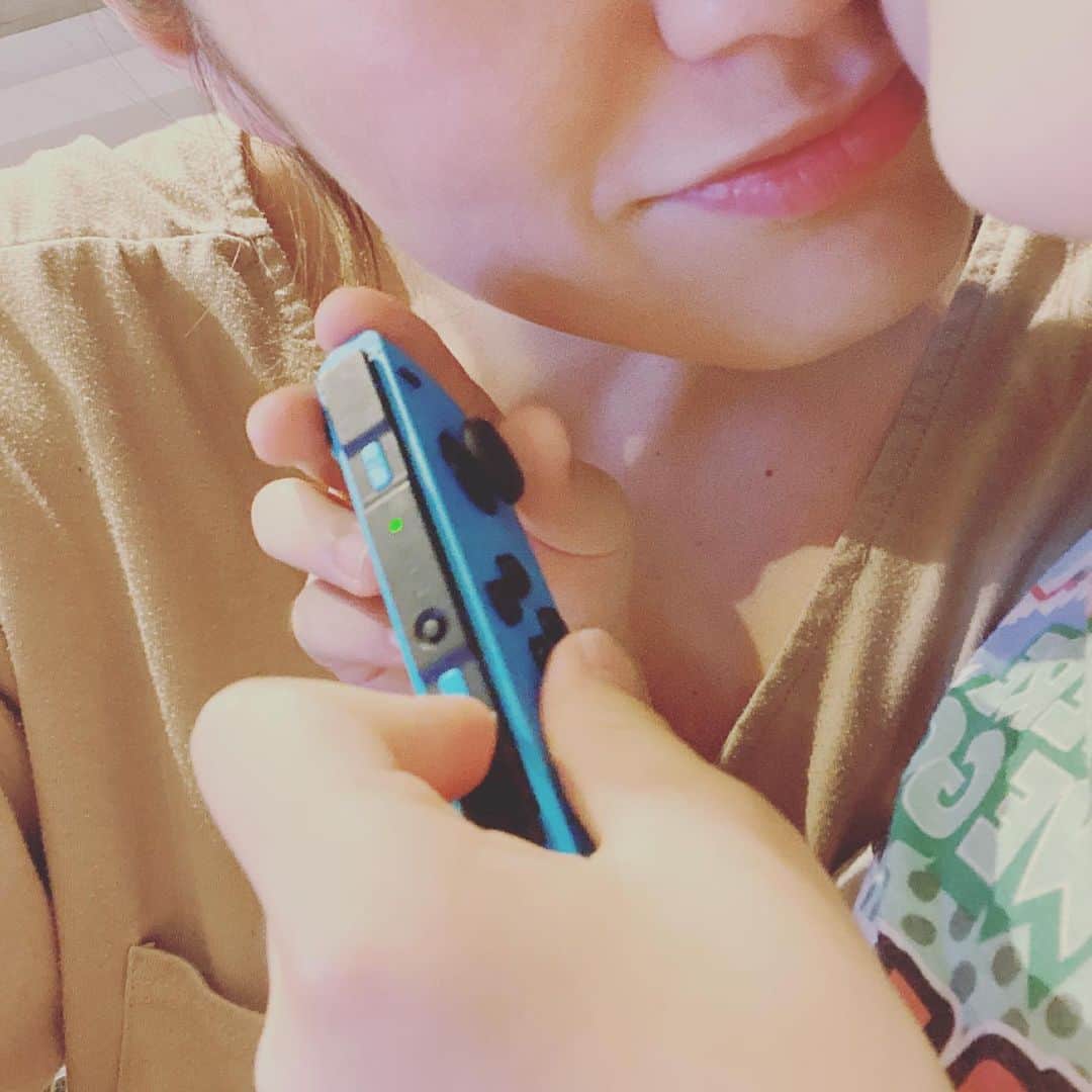 仁科仁美のインスタグラム：「こちらが答えになります！♡笑  #子供　#元気過ぎ　#母疲れた　#可愛い」