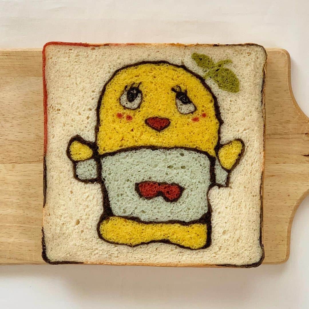 Ranさんのインスタグラム写真 - (RanInstagram)「. . . みなさま、 沢山の回答をありがとうございました😍  答えは、ふなっしー♩ 皆さん大正解でした〜👏  イラストパンにしたら、 ゆるキャラが、 さらにゆるゆるキャラになりました😁 . . . . . #bread #baker #bakery #loafbread #foodart #toastart #breadlover #japan #chiba #breadmaking #art #artfood #手作りパン #パン #食パン #萌え断 #断面 #ふなっしー #千葉県 #ゆるキャラ #船橋 #梨 #トースト #トーストアート#リナブルー #クイズ #パン教室 #konel  #イラストパン  #イラストパンwhoami」6月4日 22時28分 - konel_bread