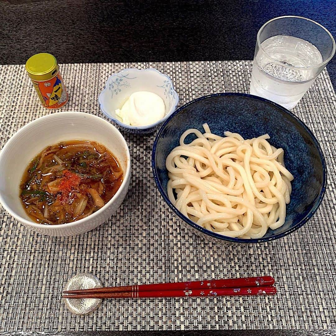 原史奈さんのインスタグラム写真 - (原史奈Instagram)「おうちご飯 つけうどん うどんのお出汁には ネギ、青ネギ、舞茸を入れました 途中でひきわり納豆と温泉卵を入れて味変 #おうちご飯 #つるとんたん #つけうどん #美味 #納豆好き #味変  ﻿﻿﻿#原史奈 #ゴルフ #ゴルフレッスン #ゴルフ女子#ゴルフ大好き #golf #ゴルフウエア #ゴルフコーデ #ゴルフグッズ #ゴルフ動画 #ping #ピン #ping女子 #gle2 #g410 #even #archivio #アルチビオ #cuartounited #instagolf」6月5日 8時42分 - fuminahara