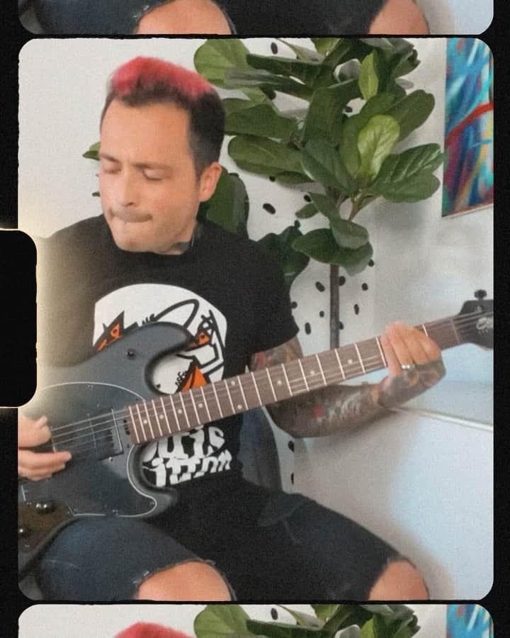 ニック・マーティンのインスタグラム：「“Bloody Knuckles” playthrough + guitar giveaway is LIVE on my YouTube channel 🎉 Rules to enter are in the description of the video which you can find @ the link in my bio! Go check it out & win this beautiful @music_man Stealth Black StingRay 🤯🎸🤘🏽Thank you to the amazing folks at @music_man @ernieball - specifically, my boy @timdovestuff who has been a legend since day one. Appreciate all of your support & generosity over the years 🔥. . Side note: IS EVERYONE ENJOYING THE NEW SONG OR WHAT?! All the love to @jacksws @kellinquinn @andrewmbaylis @jaydenpanesso @zakkcervini for their work on this gem of a tune 👏🏼👏🏼👏🏼 Can’t wait to rip this one live..」