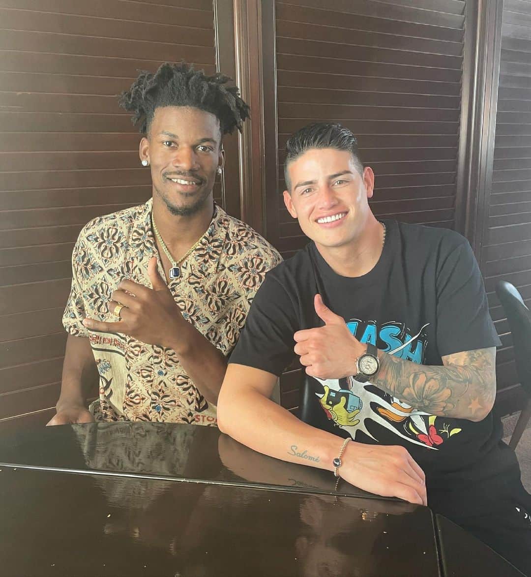 ハメス・ロドリゲスのインスタグラム：「good to see you bro @jimmybutler ⚽️🏀🔥」