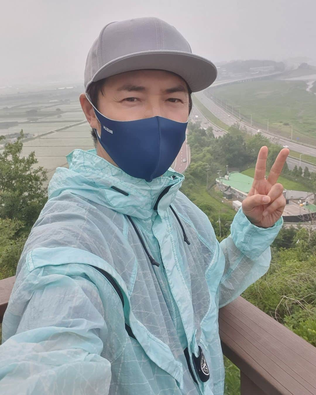 ユン・サンヒョンのインスタグラム：「오전산행..여러분도 시작해보세요..하루가 달라집니다.ㅎㅎ」