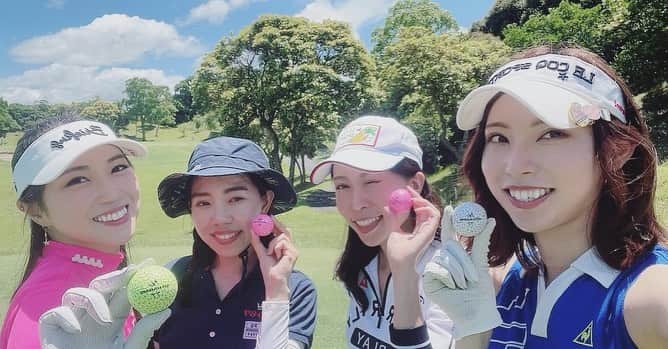 ERICAのインスタグラム：「チームのみんなでMYHANABIボールを持って⛳️😉  感染対策もしながらまわっています。  お天気良くて気持ちいい♡  #gingergolfteam #gingermagazine #アコーディアゴルフ #TorySport #セゾンローズゴールド #tagheuer #DontCrackUnderPressure #MYHANABI #PRGR #ルコックゴルフ #club_onoff #addidas #callaway #love_callaway」