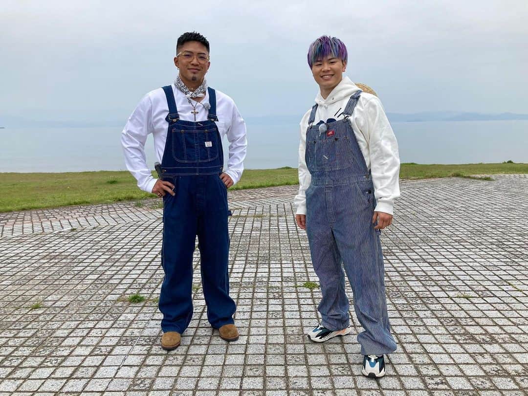 那須川天心のインスタグラム：「6月6日 よる8時〜TBSテレビ せっかくグルメに出演します😃 仲良しの龍友さんと滋賀県彦根に行ってきましたー😇 美味しいもの食べまくったよ😋 皆さんみてねー🦖 #せっかくグルメ #美味しすぎた #楽しすぎた #髪色で時期がわかるのウケる」