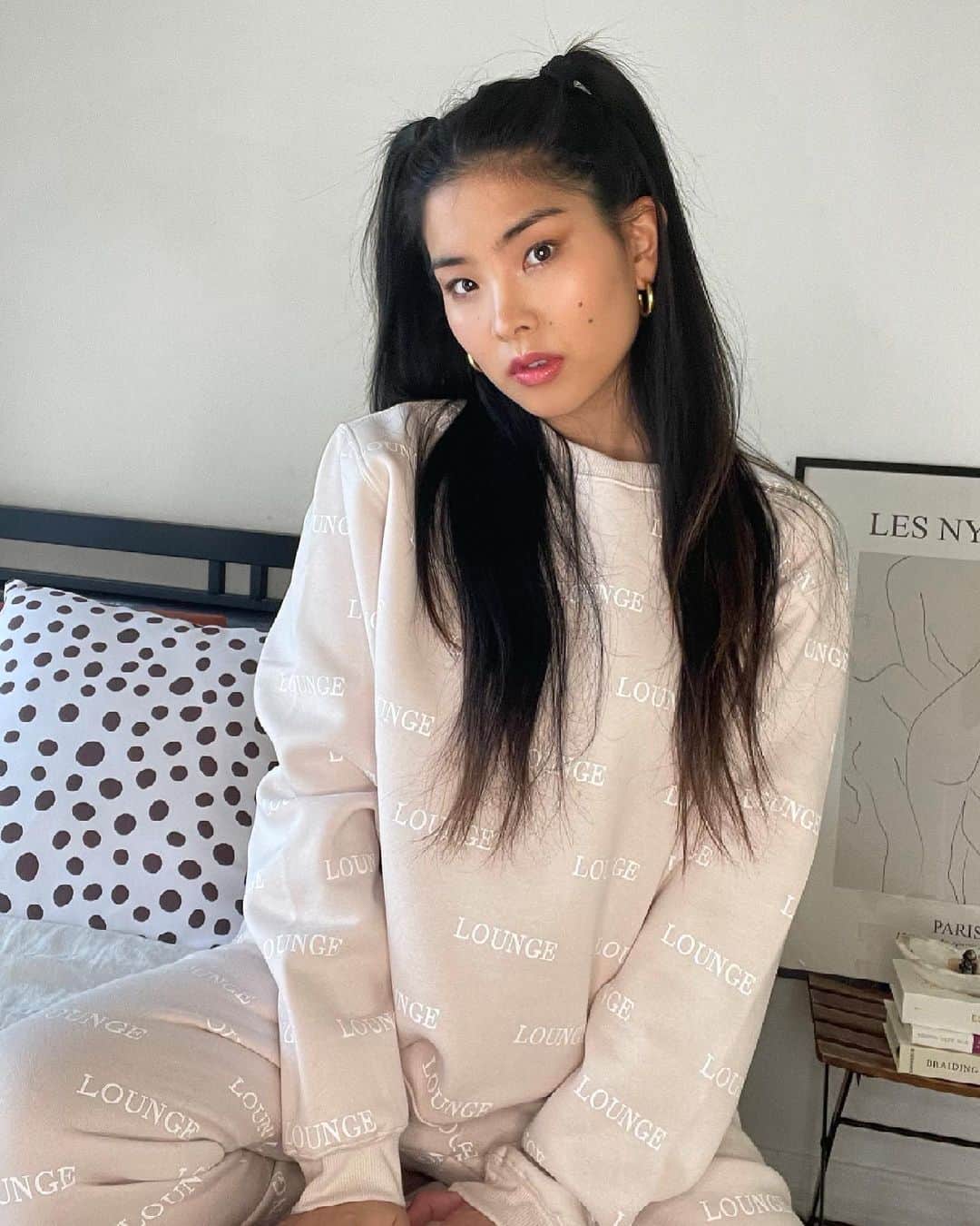 あゆみテレサのインスタグラム：「just loungin’🧸🤍 @loungeapparel @loungeunderwear  #ad #pr」
