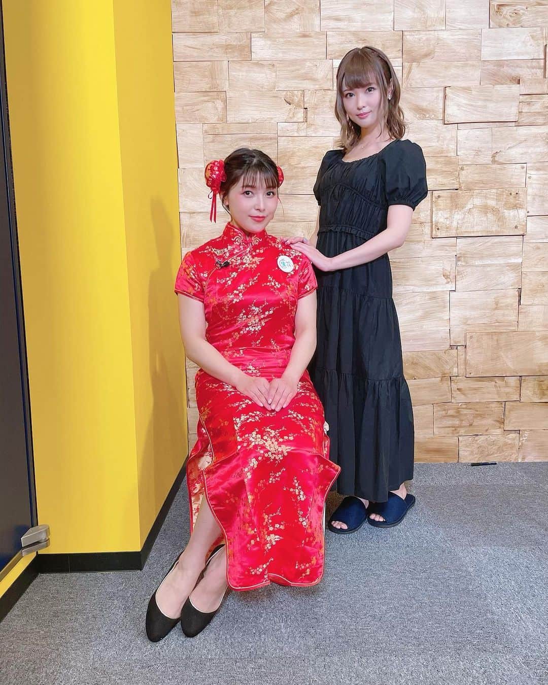 渕上舞のインスタグラム：「えみつんのバラエティーに富みすぎている衣装が好き。  #生つんらじ #新田恵海 ちゃん #渕上舞」