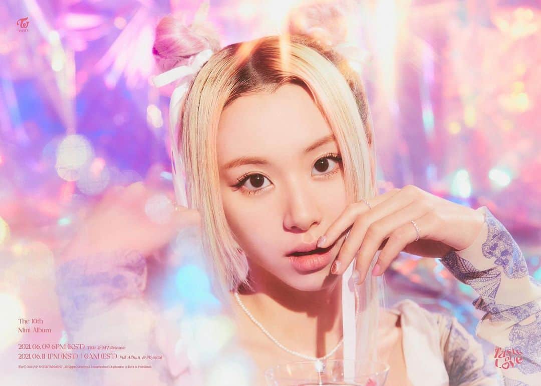 チェヨンのインスタグラム：「TWICE 10th Mini Album <Taste of Love> Second Tasting -Teaser Photo03 'In Love’: CHAEYOUNG #chaeyoung #채영 #twice #트와이스 #prettyrapstarchaeyoung」