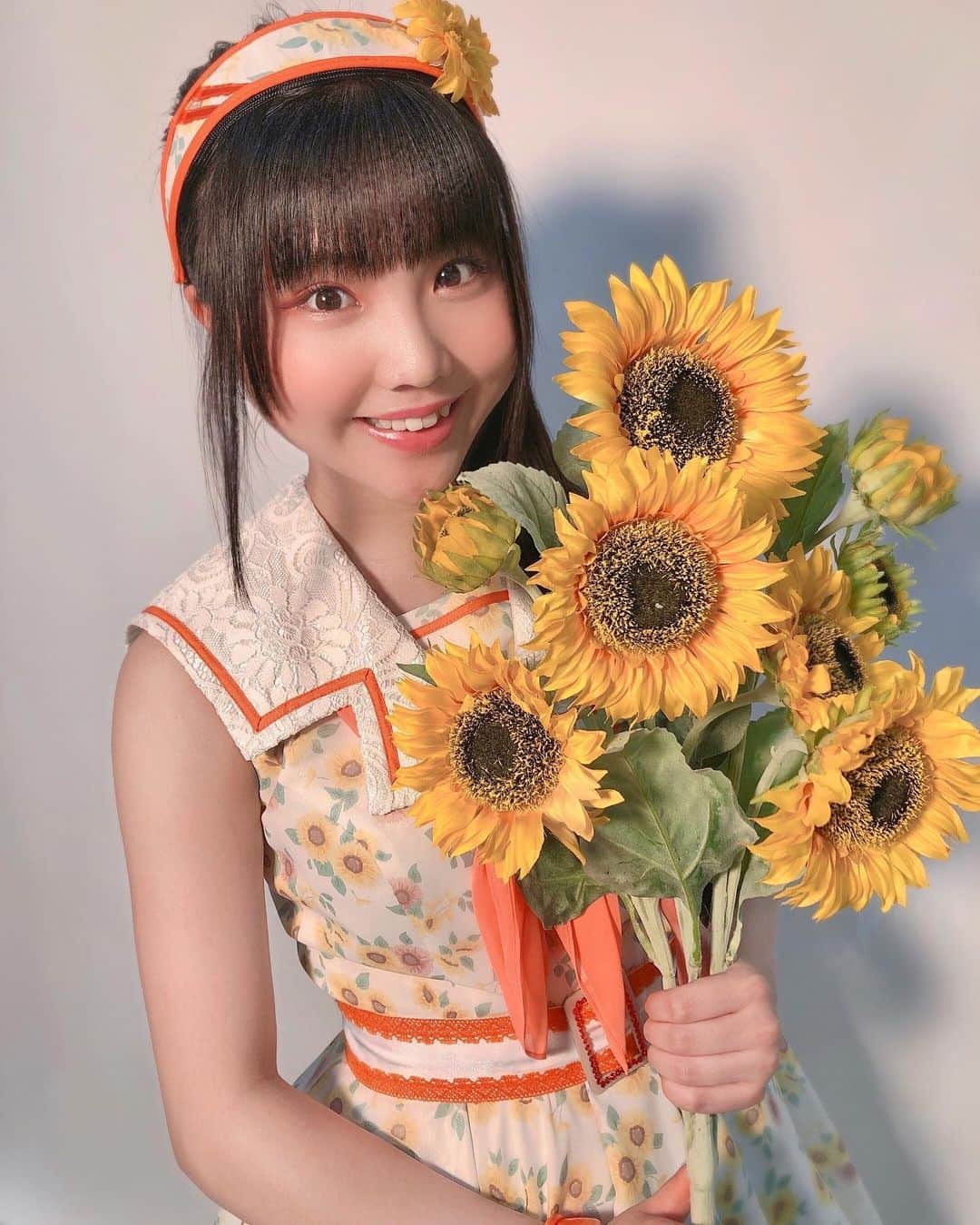 北川愛乃さんのインスタグラム写真 - (北川愛乃Instagram)「ひまわり🌻𓂃 𓈒𓏸◌  #ひまわり  #初夏  #sunflower  #summer  #yellow  #orange」6月5日 16時58分 - kitagawayoshino
