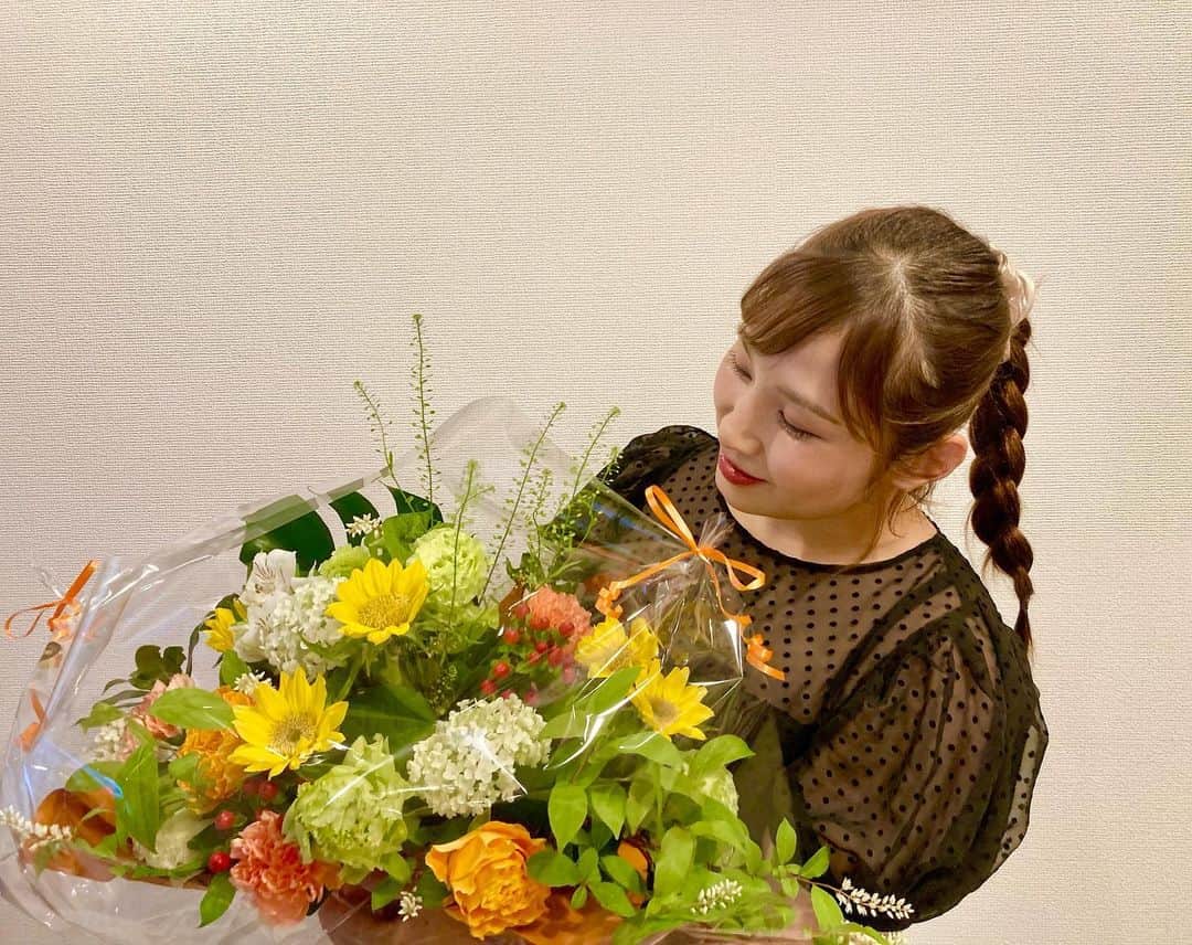 土性沙羅のインスタグラム：「松阪市役所様から素敵なお花を頂きました💐  ありがとうございます！☺️」