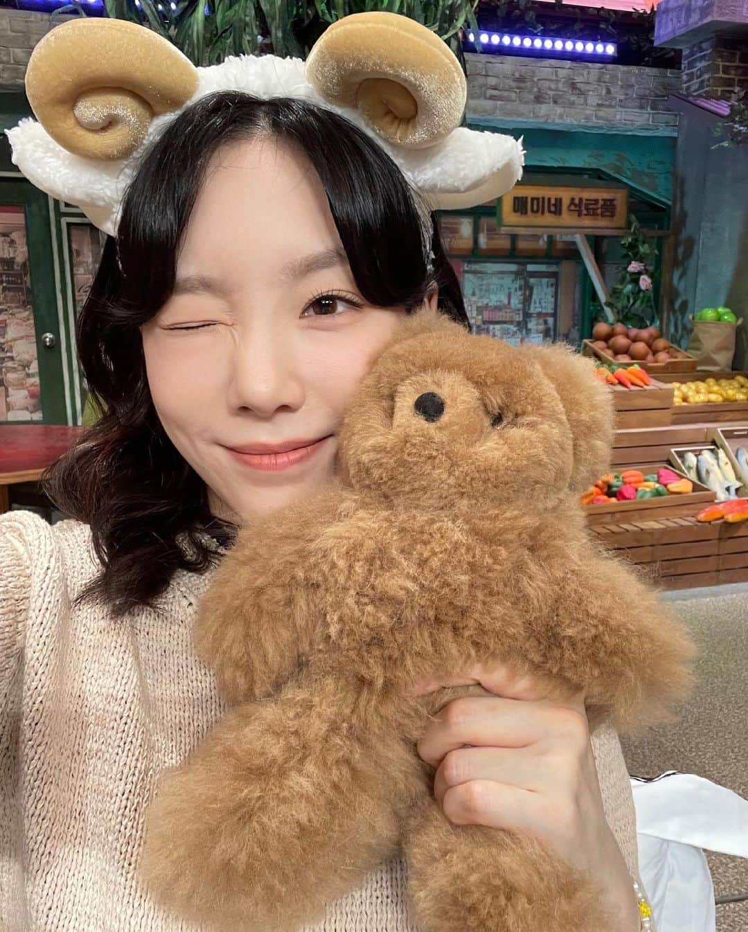 テヨン さんのインスタグラム写真 - (テヨン Instagram)「잘자요💜  #놀라운토요일」6月5日 19時31分 - taeyeon_ss