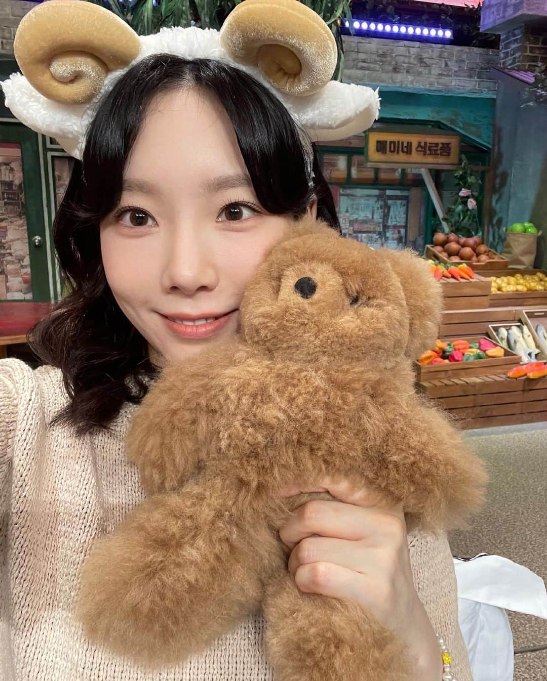 テヨン さんのインスタグラム写真 - (テヨン Instagram)「잘자요💜  #놀라운토요일」6月5日 19時31分 - taeyeon_ss