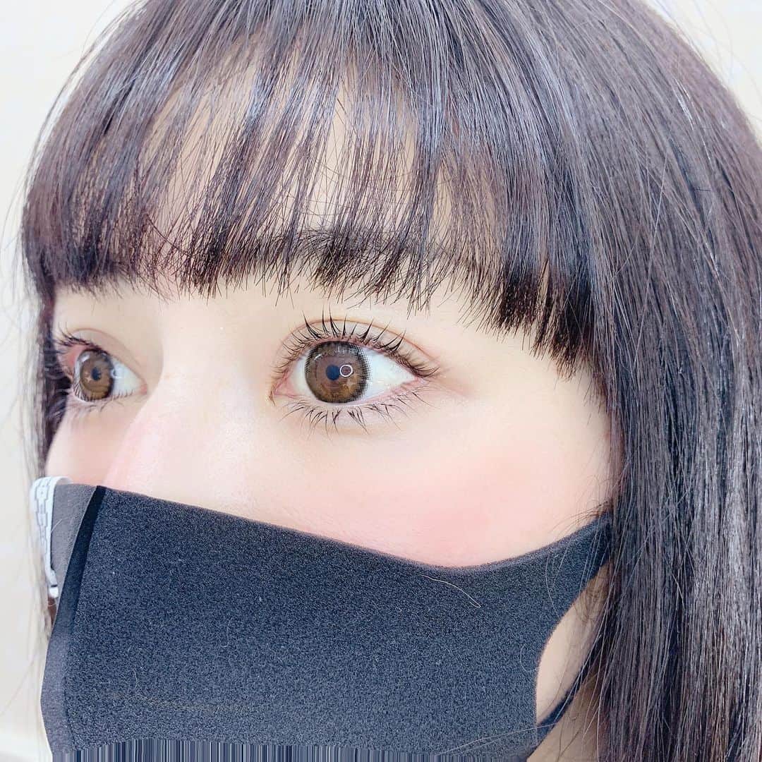 のインスタグラム：「﻿ ﻿ みーーーてーーーーー！！！！👀💥👀💥✨﻿ 夏が近づいて来たので、お久しぶりの﻿ @elegar_eyelash さんにお邪魔して来ました！！！﻿ ﻿ 私はだんっぜん！！！　#まつパ　派です💕﻿ したまつ毛だけ　#マツエク　してます！﻿ 地毛と同じ長さでナチュラルにぱっちり！﻿ していただきました😚😚🤟🏻﻿ ﻿ 安すぎるキャンペーンも頂いたので気になる方は﻿ スワイプ👉👉👉👉﻿ ﻿ #マツエク　#マツパ　#まつ毛エクステ　#まつ毛﻿ #武蔵小杉　#エステ　#美容」