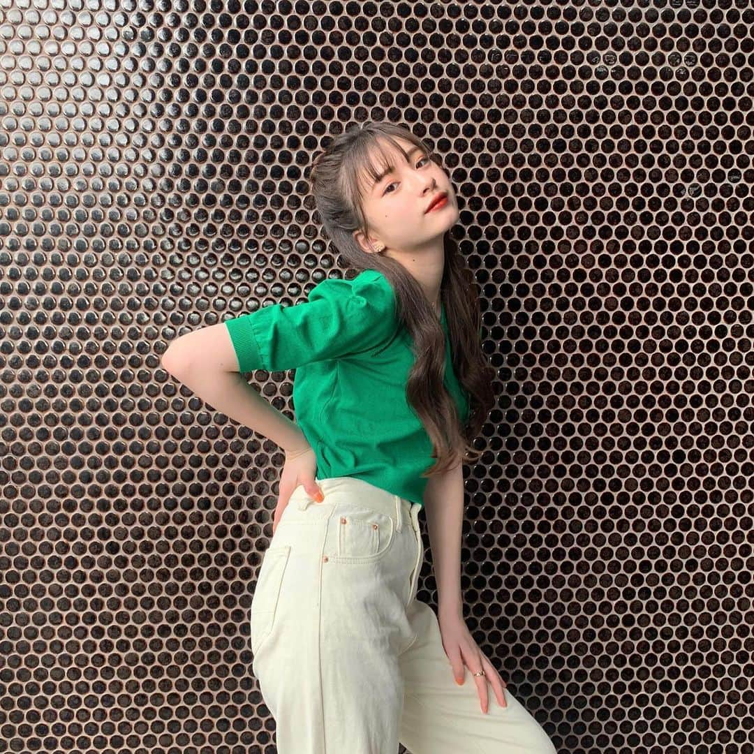 坂本瑞帆のインスタグラム：「今日のコーデはみどりちゃんでした〜💚🤍 かわね〜やっぱり明るい色のお洋服はいいね😽 . . 🤍tops＆bottom🤍 @foxx_of   #code#fashion#green#tops#white #bottom#setup#korea#koreanfashion#cute#good#noon#afternoon#likeforlikes#likeforfollow#likelike #like4likes」