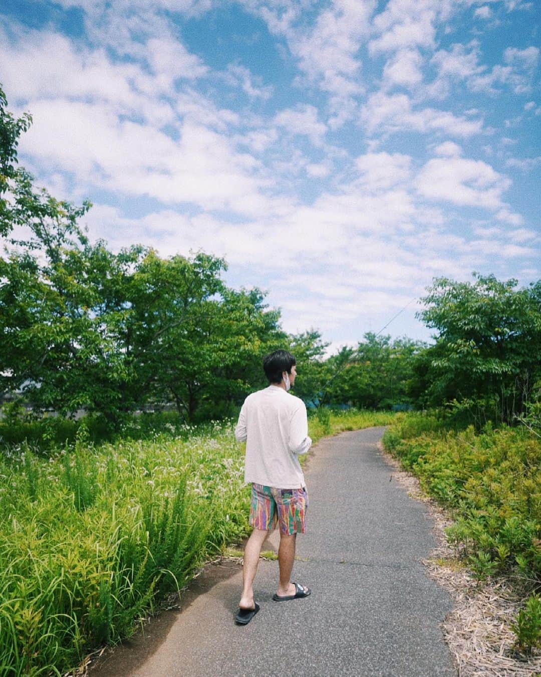 Ami さんのインスタグラム写真 - (Ami Instagram)「自然が好き🌿 都会では気持ち悪いって思ってしまう虫も、自然の中では仲間に思えたり。 生き物をより愛おしく思える。」6月5日 22時06分 - ami_dream05