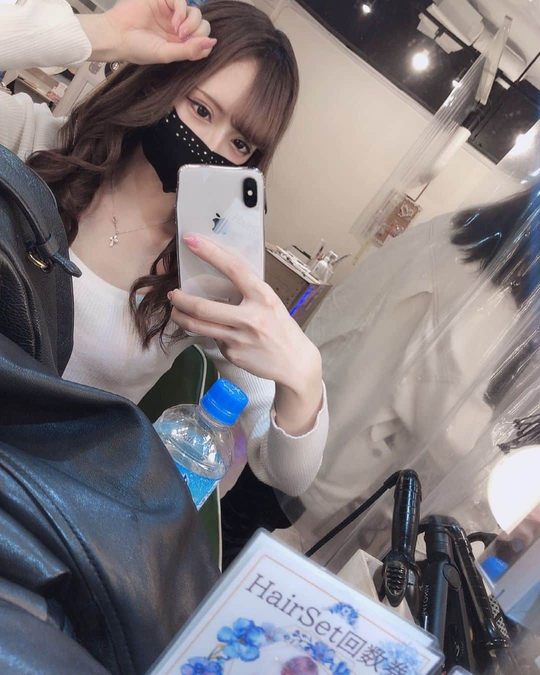 大木玲奈さんのインスタグラム写真 - (大木玲奈Instagram)「TAクリニックで #非切開眼形下垂 をして2週間経って目の開き方が変わって、よく「眠そう、、」など接客中に言われることがコンプレックスだったのですがそれも無くなり理想系の顔にも近づけました🥺💕💕  整形についてはハイライトに細かく書いてあるので見てみて下さい💌 お得な情報書いてあるので、、🤭❤️  #taクリニック#整形#眼形下垂#美容 #love#fashion#model#swag#jj#costume#smile#youtuber#cute#selfie#igers#instagood#OOTD#daily#followme#igdaily#photooftheday#beautiful#tokyo#japan」6月5日 22時26分 - misamisa_417