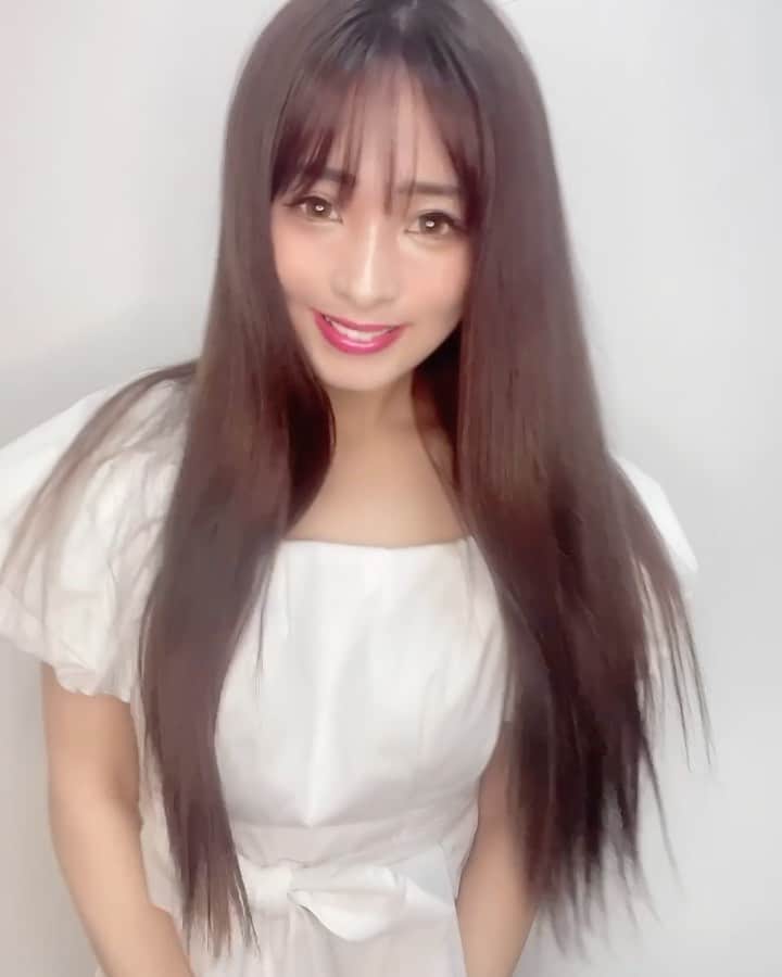 Fujikoのインスタグラム：「今日は４時間かけて、サラサラヘアーにしていただきました❤️  縮毛矯正🧡🧡✨  美容院はこちら👗 @dishel_   ずっとお世話なってます💋  カラーも少し落ち着きました🥺🧡  #Fujiko#美容院#縮毛矯正 #サラサラ#梅雨対策#サラサラ#綺麗な髪#艶々カラー」