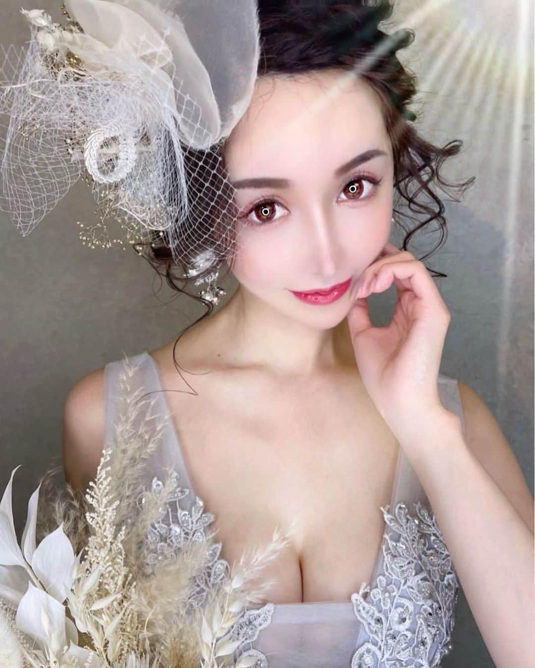 小倉ゆず 小倉ゆずさんのインスタグラム写真 - (小倉ゆずInstagram)「メイク変えてみました😍 ちょっと薄くした😆 アプリで  加工した顔になりたい🥺💕笑 #透明感とは #ホリージョ撮影 #ホリージョ #撮影 #撮影モデル #ヘアセット #美容院行ってきた #錦 #錦三丁目  #錦三 #北新地 ...