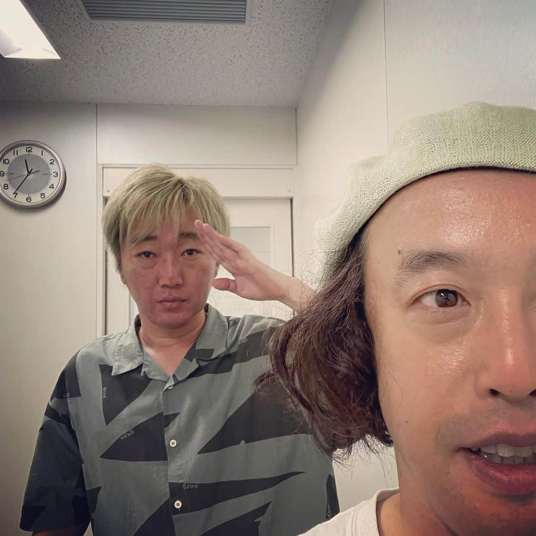 やついいちろうさんのインスタグラム写真 - (やついいちろうInstagram)「大木さんと小沢くんの中京テレビ「大とくさん」の生放送に出してもらいました  やついフェス当日は中京テレビで特番もやってくれます！  ありがとう！中京テレビさん！！  そして小沢くん2連覇なるか！やついフェス歌合戦楽しみ！  #やついフェス #スピードワゴン小沢 #大とくさん」6月6日 12時10分 - yatsuiichiro