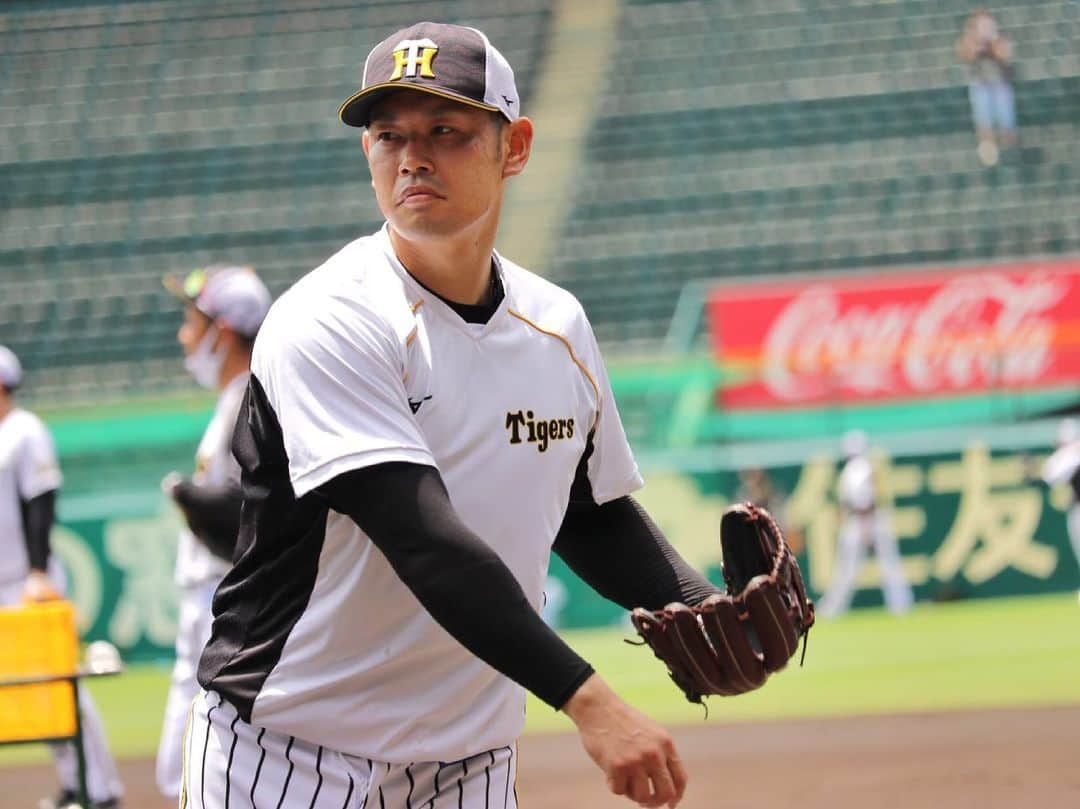 阪神タイガースさんのインスタグラム写真 - (阪神タイガースInstagram)「今日も甲子園でソフトバンク戦です‼︎  試合前練習の様子をお届けします！  #梅野隆太郎 選手#藤浪晋太郎 選手#原口文仁 選手#ラウルアルカンタラ 選手#糸井嘉男 選手 #阪神タイガース #挑超頂 #セパ交流戦」6月6日 12時32分 - hanshintigers_official