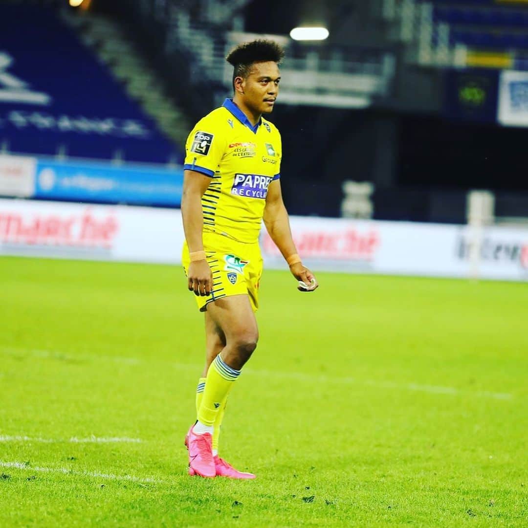 松島幸太郎のインスタグラム：「次は準々決勝！💪🏽  We go again!🙏🏽  Allez!!!🟡🔵  #前半軽くぎっくり」
