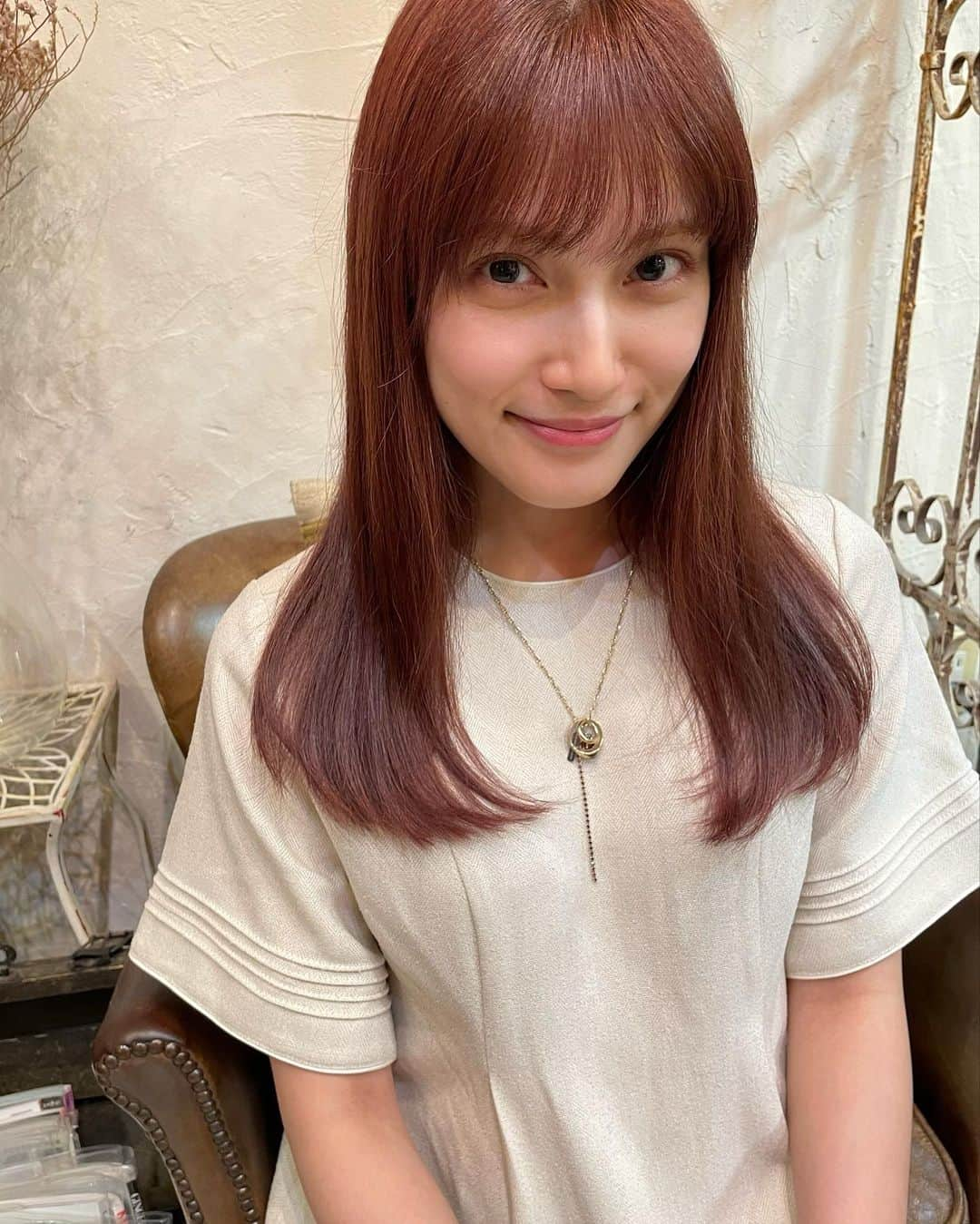 入山杏奈さんのインスタグラム写真 - (入山杏奈Instagram)「🐽🧠🧞‍♀️👚👛🦩🌸🌷🍥🍧🩰🎟💒🔮🧫🛍🎀💗  髪の毛ピンクにしてもらったよ〜。まつげもピンクにして行ったの、分かりますか？♡  Me pinté el pelo rosa<3」6月6日 9時07分 - iamannairiyama