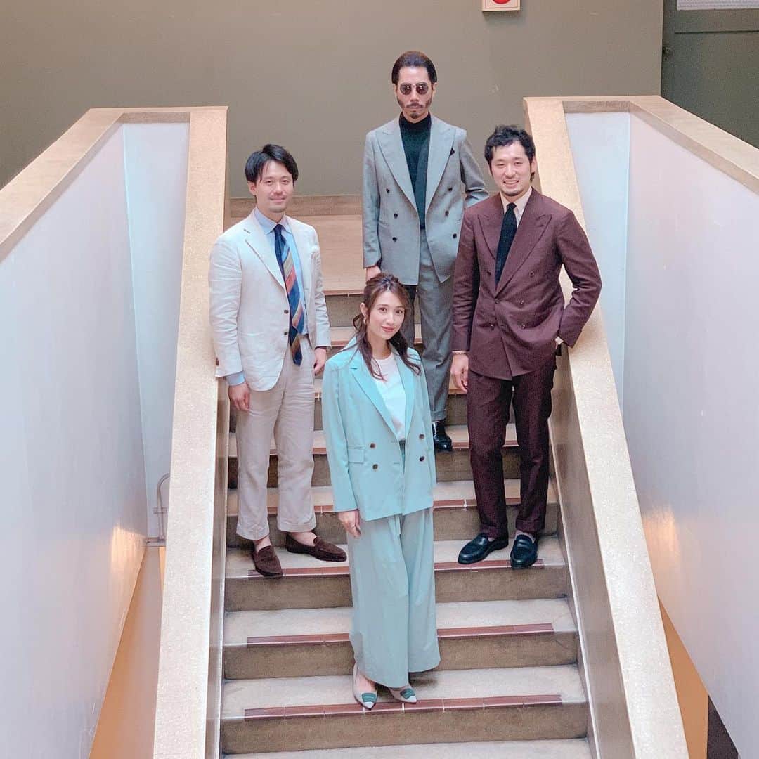のインスタグラム：「以前ご紹介した広尾にあるプライベートオーダーサロン レクトゥール( @lecteur_official) さんの新店舗が神戸にあるということで、取材しにいってきましたよ〜💕 実は、神戸店はものすごい建築物の中にあるんですよ😲 もちろん、サロンの中も広尾のサロンのようにヴィンテージ家具のセンス抜群✨ ティアモは希少価値の高い生地の大興奮wでした！  笑顔が爽やかな店長の山本さん (ヤーマンw)が丁寧に接客して下さるので、是非行ってみて下さいね！  男性特有のスーツのオーダーサロンですが、レクトゥールさんは皆さん 紳士的で柔和でお優しいスタッフさんだから、女性も一緒にサロンへ同行もしやすい雰囲気です😆  7月にはイベントで、私も接客しちゃいます❤️😊 予約制なのですが、ご夫婦・カップルも大歓迎なのでお待ちしております！  ⚠️笹Dのおふざけはおまけw  レクトゥールさん( @lecteur_official )  五十嵐さん( @lecteur_igarashi )  山本さん　( @lecteur_yamamoto )  【神戸ロケ①】オーダーサロン「レクトゥール」新店！スーツ好きなら行くしかねえ！｜No.206【ナノ・ユニバース】」