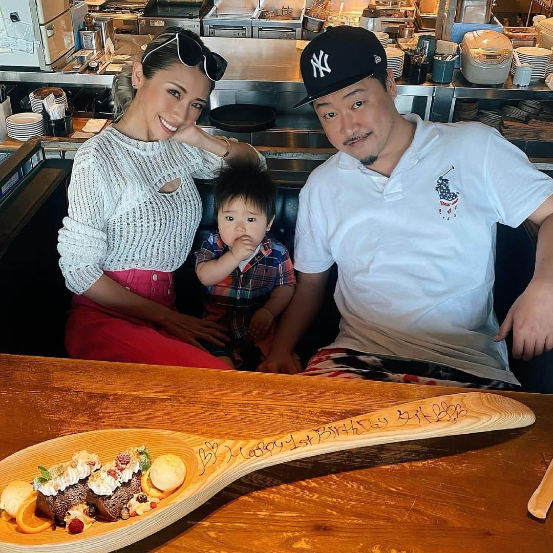 角田麻央さんのインスタグラム写真 - (角田麻央Instagram)「👨‍👩‍👦 幸せな1週間が終わった☕️ また明日からもがんばろ🌺 #lovemyfamily #100本のスプーン  #家族 #family #👨‍👩‍👦」6月6日 21時21分 - maotsunoda888