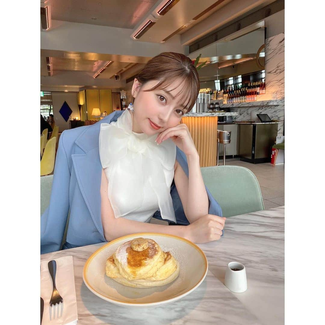 堀尾実咲さんのインスタグラム写真 - (堀尾実咲Instagram)「@billsjapan 行き過ぎちゃん👩🥞  #bills #billspancake #bills銀座 #cafe #ginza #ginzacafe #pancakes #cafestagram #zara #eimyistoire #coreanfashion #ビルズ #ビルズパンケーキ #ビルズ銀座 #ビルズカフェ #銀座カフェ #銀座 #銀座スイーツ #パンケーキ #パンケーキ巡り #カフェ #カフェ巡り #カフェ部 #カフェスタグラム #ザラ #ザラジョ #ザラコーデ #エイミーイストワール #韓国ファッション #韓国コーデ」6月6日 21時28分 - misaki.horio